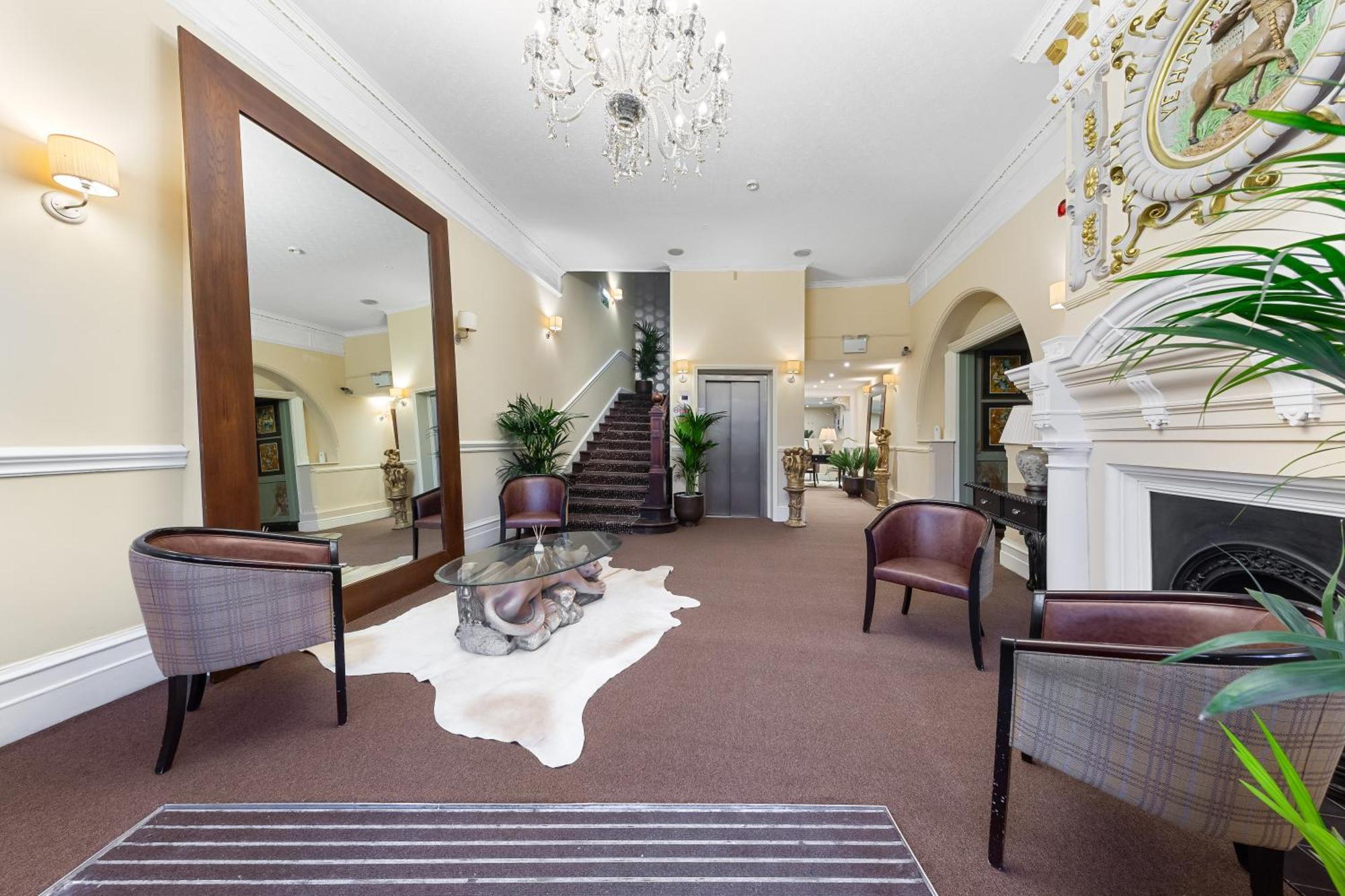 Harte & Garter Apartment Уиндзор Екстериор снимка